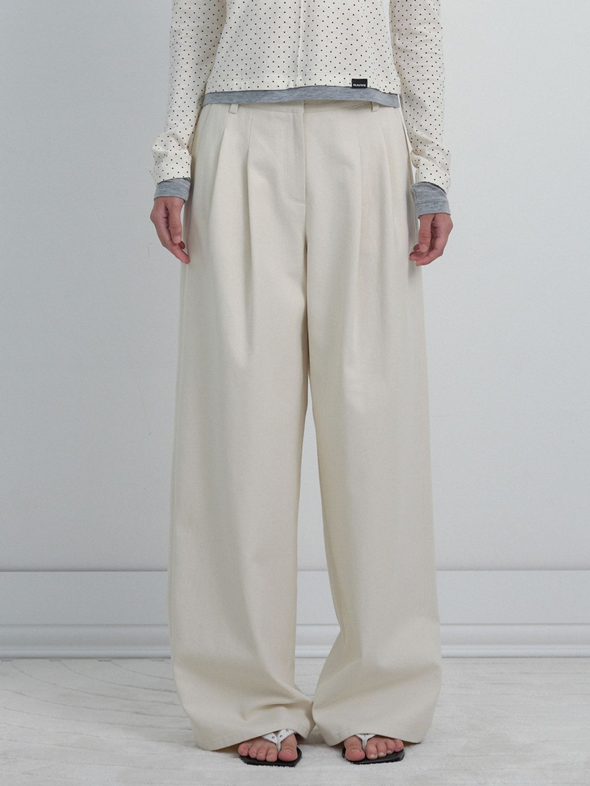 레이브(RAIVE) Pintuck Wide Cotton Pants VW6SL175_2color