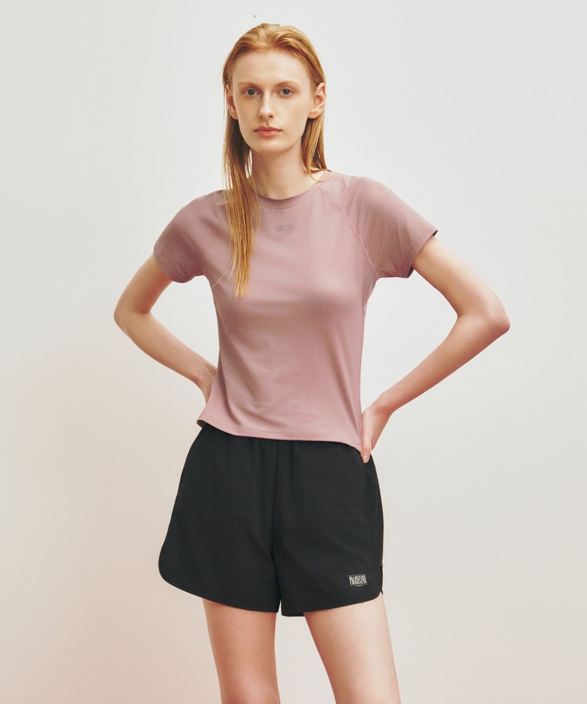 마리떼 스포츠(MARITHÉ SPORT) MARITHE SPORT W ATHLEISURE SLIM CROP TEE dark pink