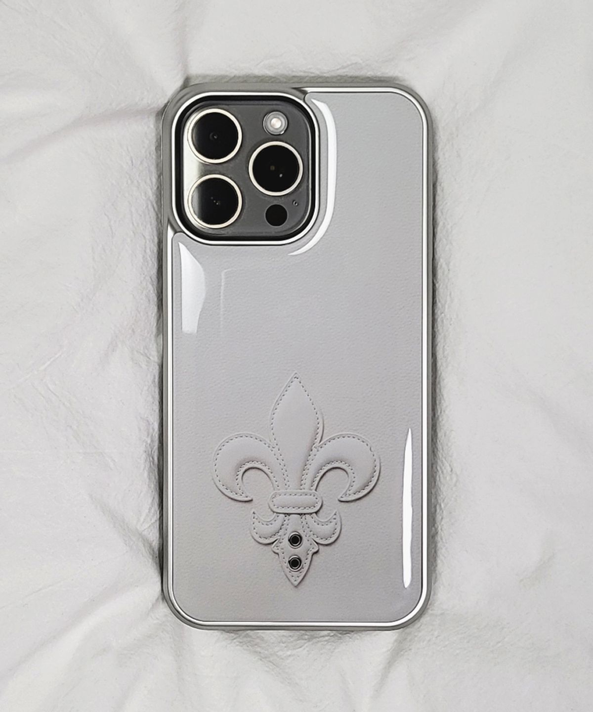 메모리즈바운더리(MEMORIESBOUNDARY) AETERNA Sacred Fleur de Lis Graphic Phone Case (Cloud)(SV_Epoxy/MagSafe Glass)