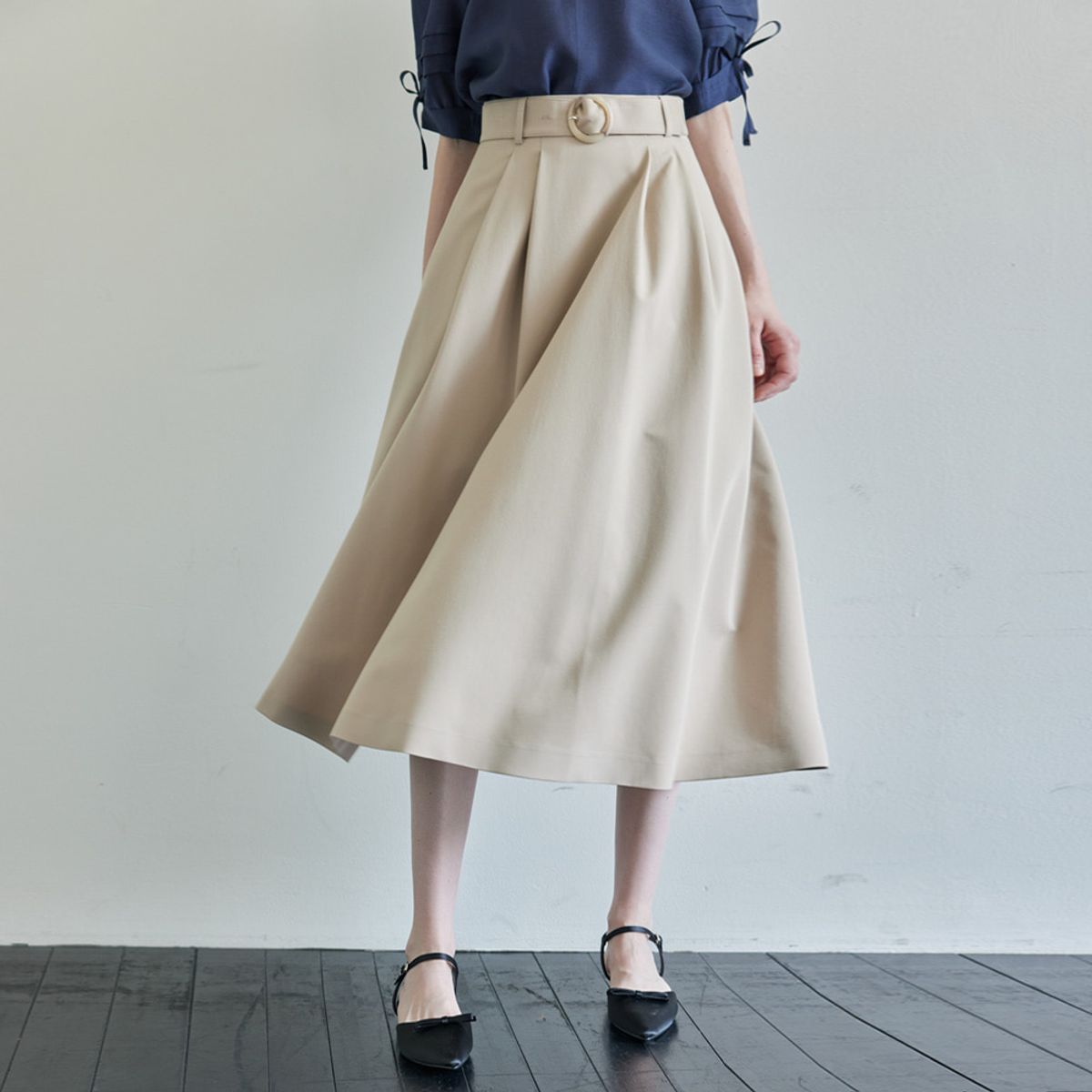 히이크(HYYK) Belted Pocket Skirt_Beige