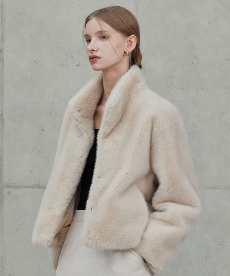 High Neck Faux Fur Jacket_Beige