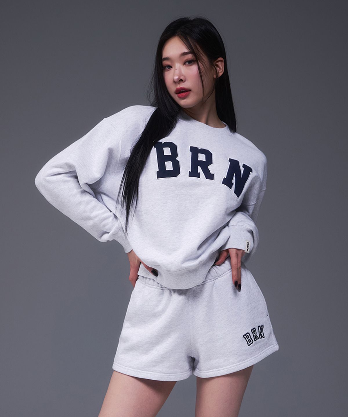 본투윈(BORN TO WIN) W BRN RELAX FIT SWEATSHIRTS [WHITE MELANGE]