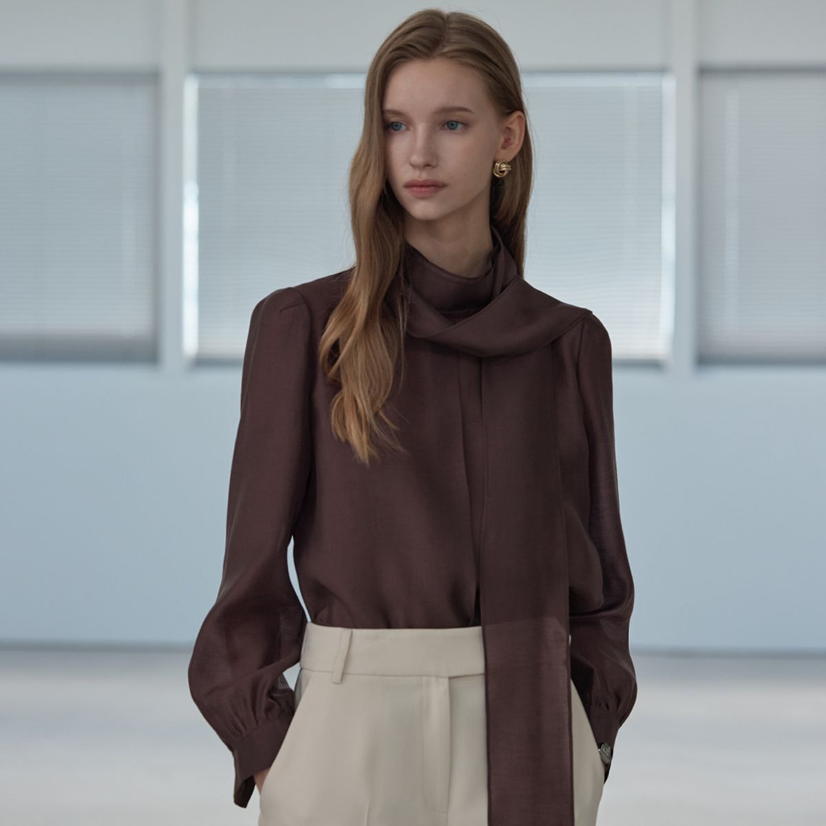 히이크(HYYK) Tencel Tie Blouse_Redish Brown