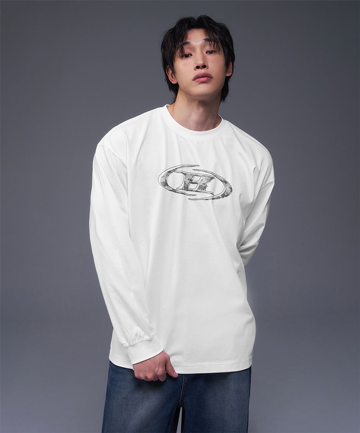 본투윈(BORN TO WIN) CAMO B LOGO LONG SLEEVE [WHITE]