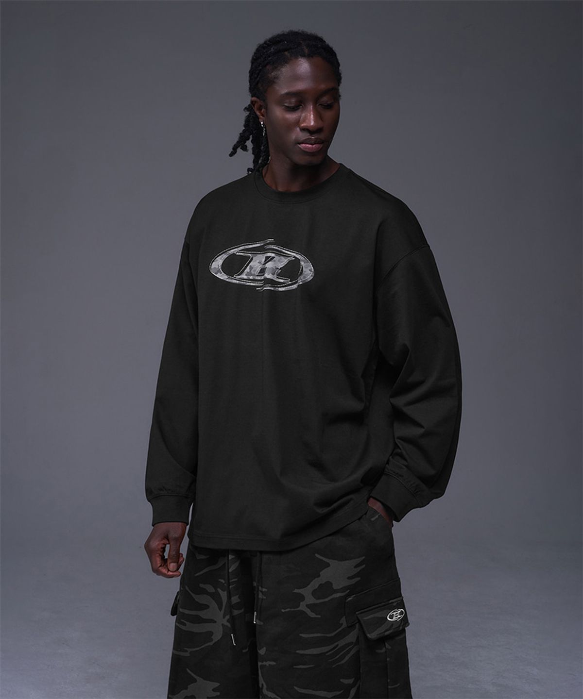 본투윈(BORN TO WIN) CAMO B LOGO LONG SLEEVE [BLACK]