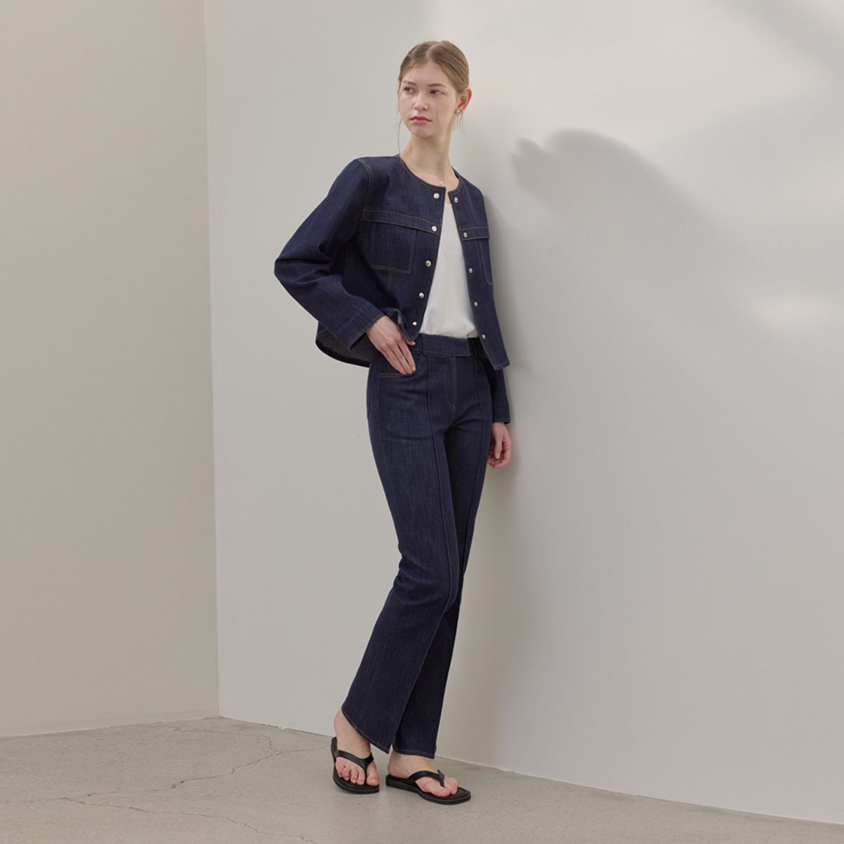 히이크(HYYK) Non-Fade Denim Slacks_Navy