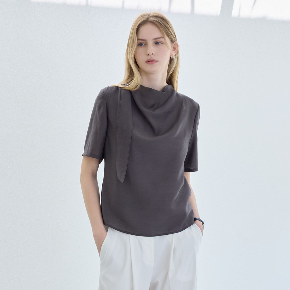 히이크(HYYK) Tencel Cowl Blouse_Charcoal