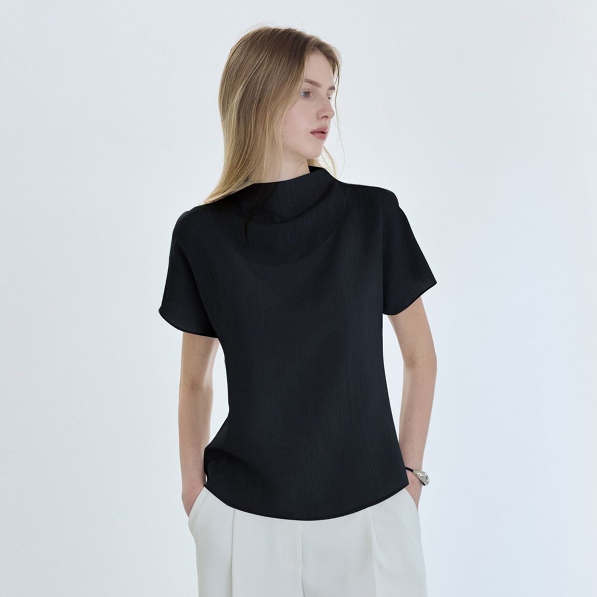 히이크(HYYK) Summer Wool Crease Blouse_Dark Navy
