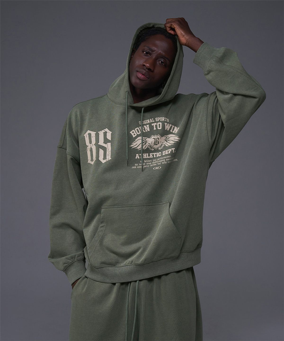 본투윈(BORN TO WIN) 85 PIGMENT SEMI OVER FIT HOODIE [KHAKI]