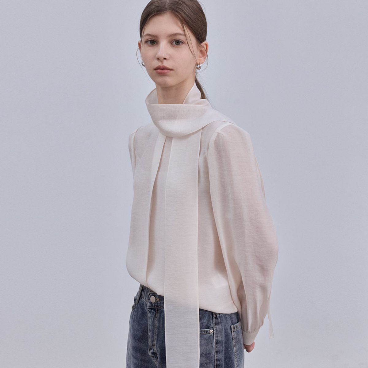 히이크(HYYK) Tencel Scarf Blouse_Pink Beige