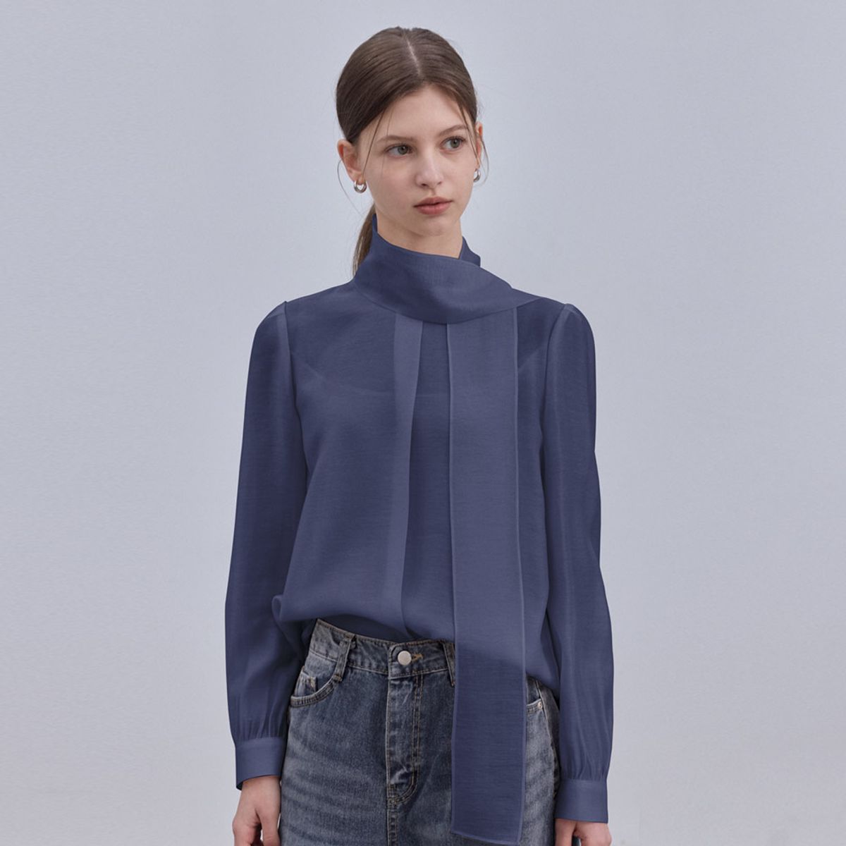 히이크(HYYK) Tencel Scarf Blouse_Navy