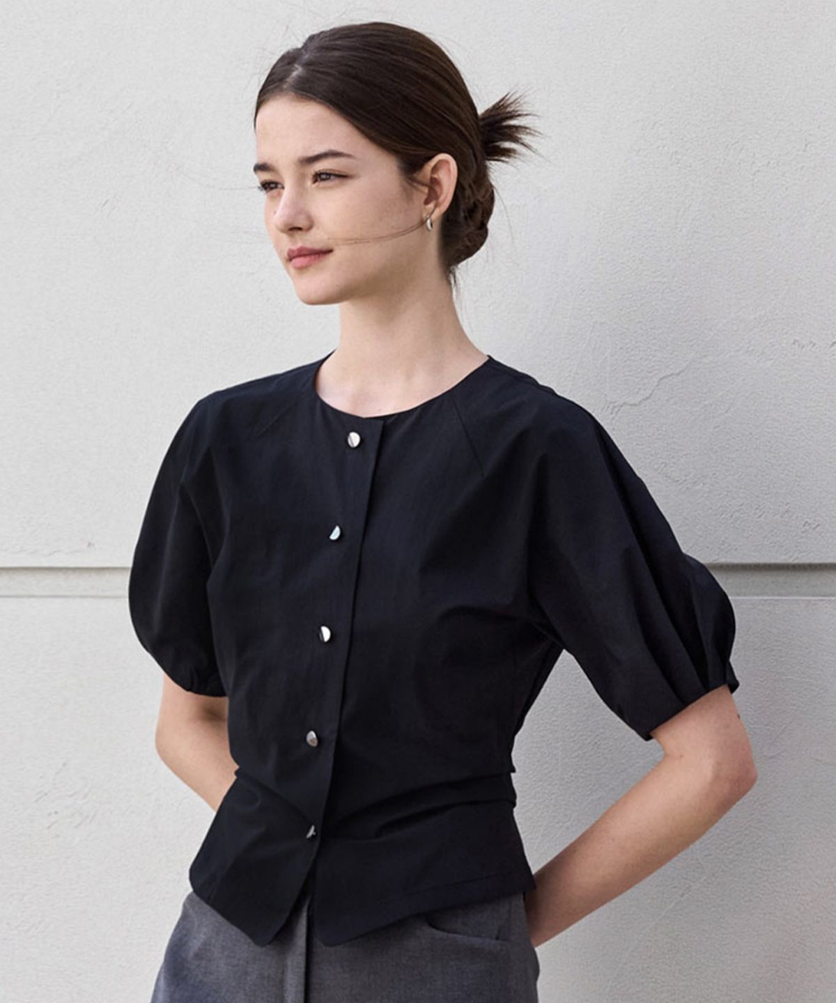 히이크(HYYK) Shirring Outer Blouse_Black