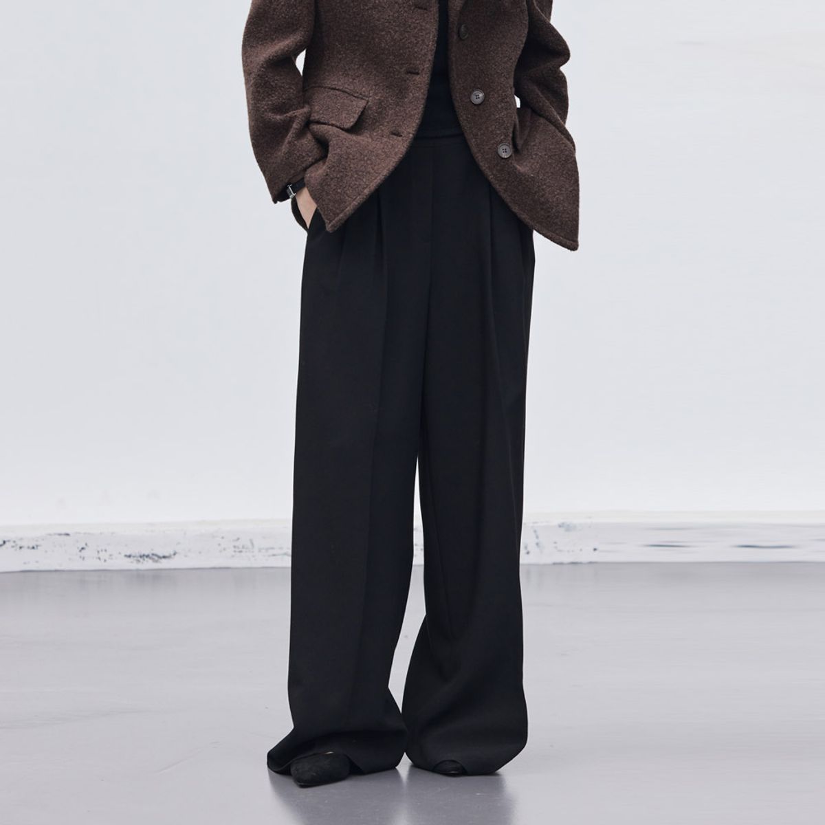 히이크(HYYK) Semi Wide Slacks_Black