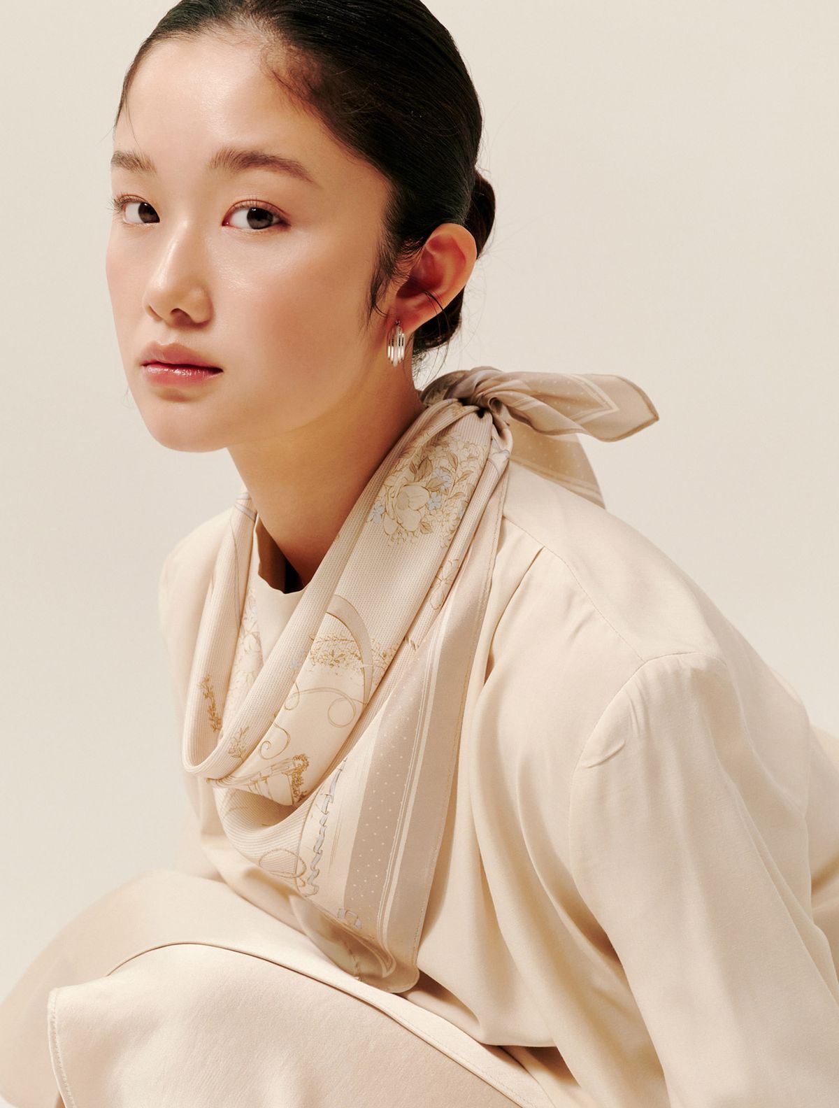생럭슈(SAINTLUXURE) 로제 베이지