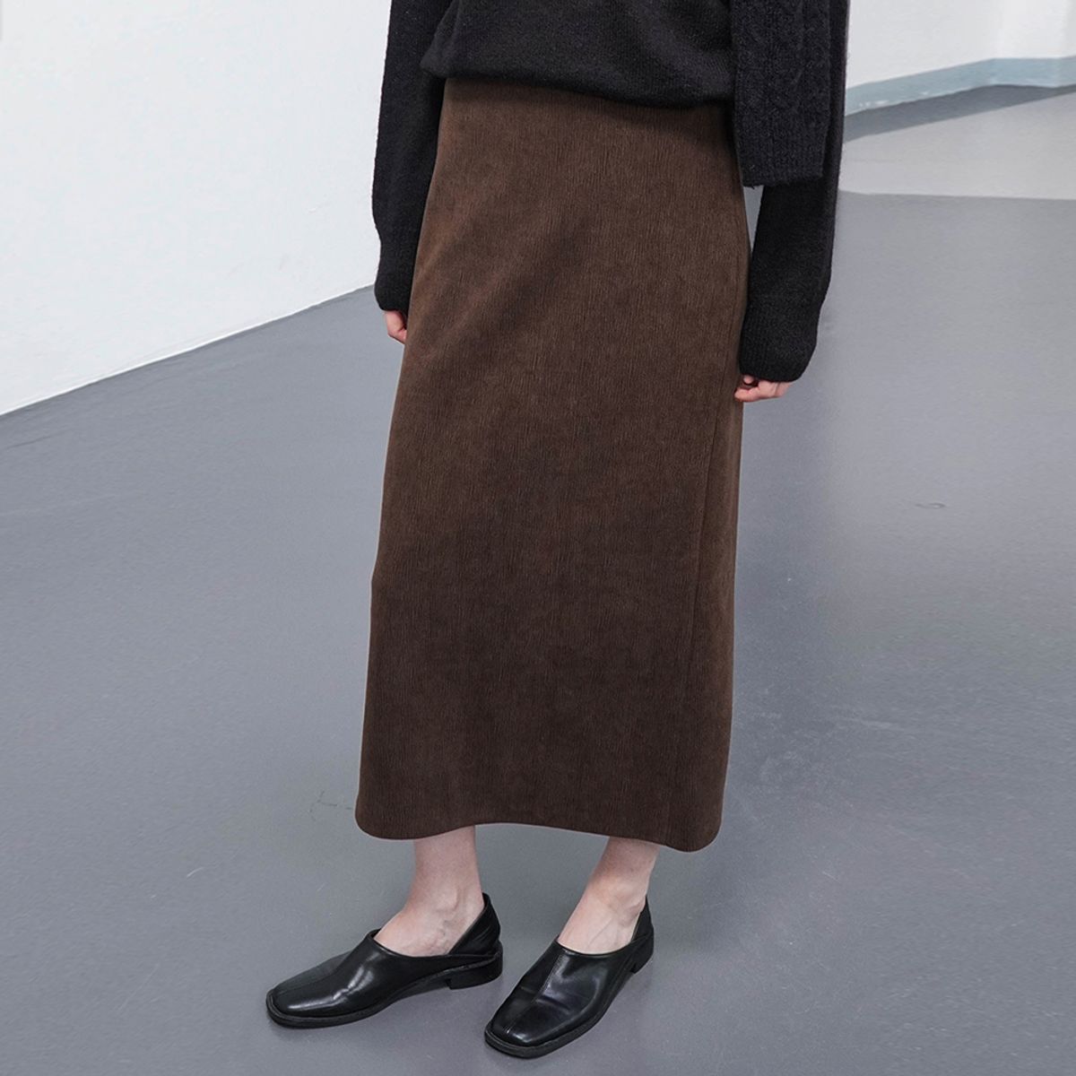 히이크(HYYK) Small Wave Minimal Skirt_Oak Brown