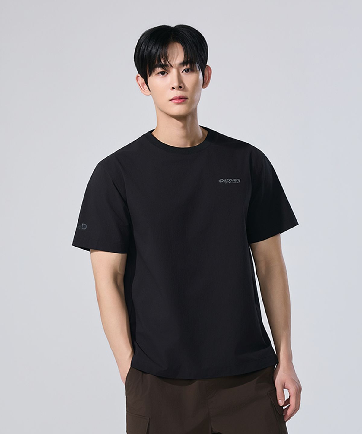 디스커버리 익스페디션(DISCOVERY EXPEDITION) 남성 시어서커 우븐 반팔티셔츠 (BLACK)