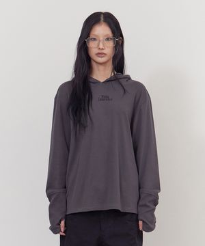 핑거홀 후드 롱슬리브 차콜