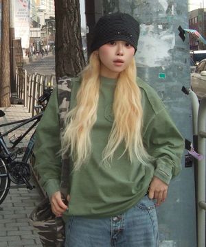 [유정 PICK] 피그먼트 아플리케 롱슬리브 워시드 그린