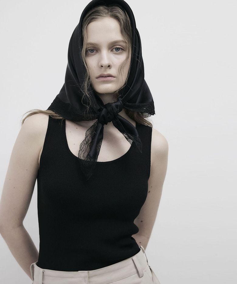 LACE BLOCK SILK SCAFF - BLACK