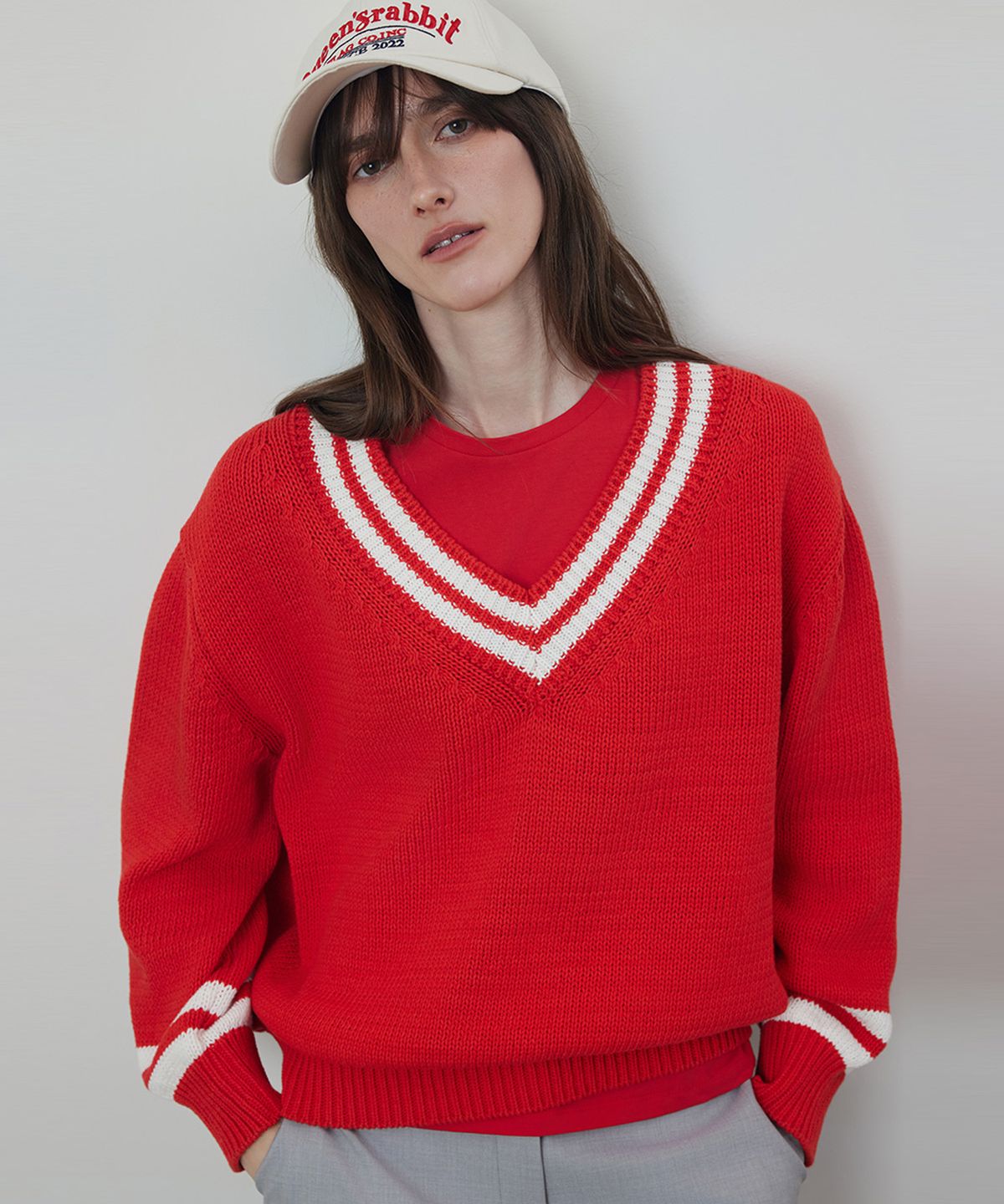 퀸스래빗(Q'SRB) Two Line Accentuated Loose Fit V-neck Cotton Knit