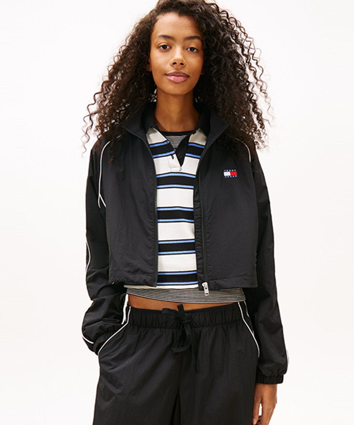타미진스(TOMMY JEANS) 크롭 우븐 트랙 재킷 (T32G0WJC10TWT2BDS)