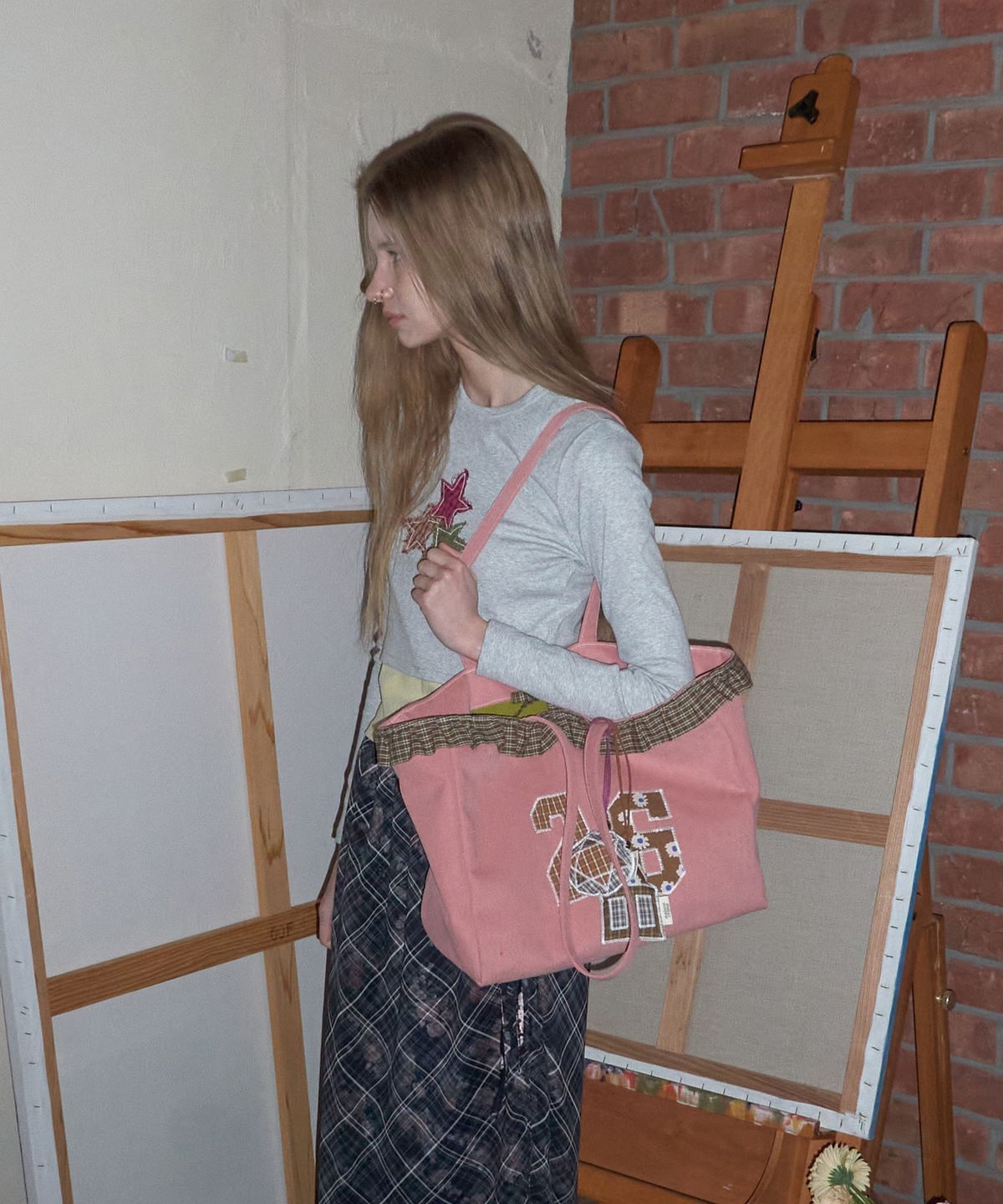 메종크렘(MAISON CREME) 26 Check Frill canvas bag_ Powder Pink