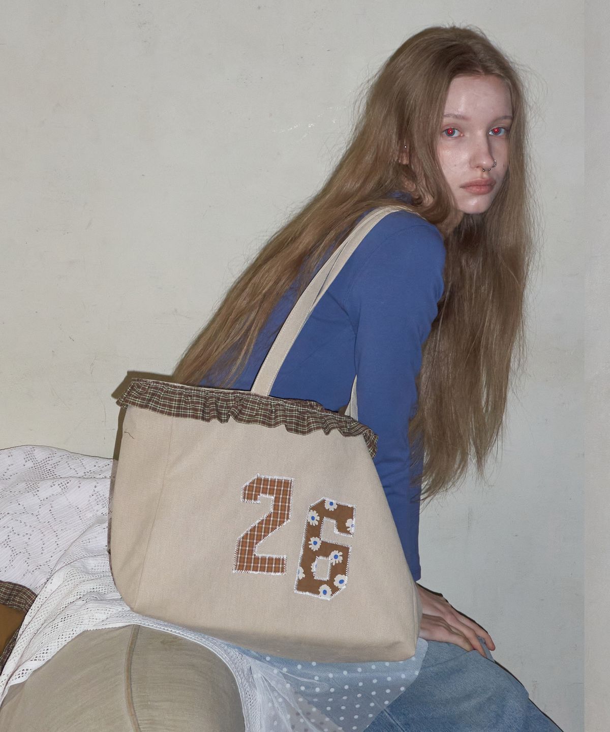 메종크렘(MAISON CREME) 26 Check Frill canvas bag_ Sand beige