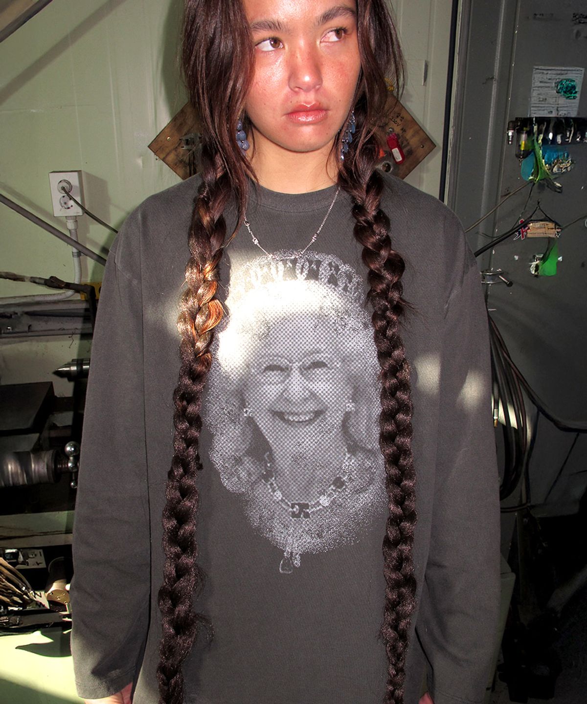 센토르(CENTAUR.KR) MY QUEEN PIGMENT LONG SLEEVE T-SHIRT_CHARCOAL