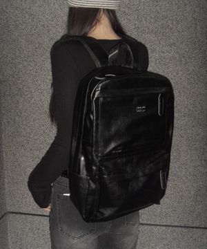 모던 베이직 레더백팩 블랙
