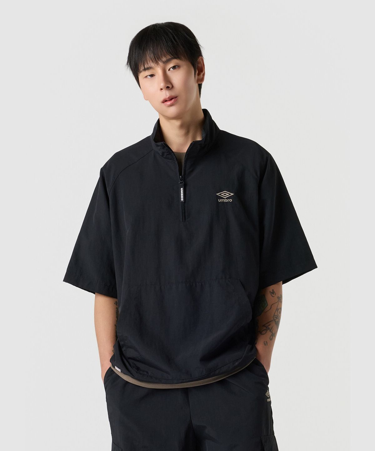 엄브로(UMBRO) 클래식 반팔 스탠넥 아노락 블랙 UR124CWT31