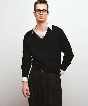 실크 울 블렌드 딥 브이넥 니트 (블랙)