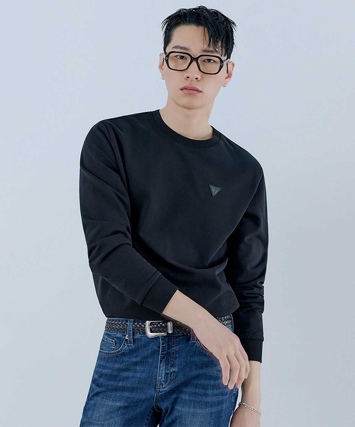 게스(GUESS) 3color 미니 삼각 와펜 맨투맨 NQ1K5911
