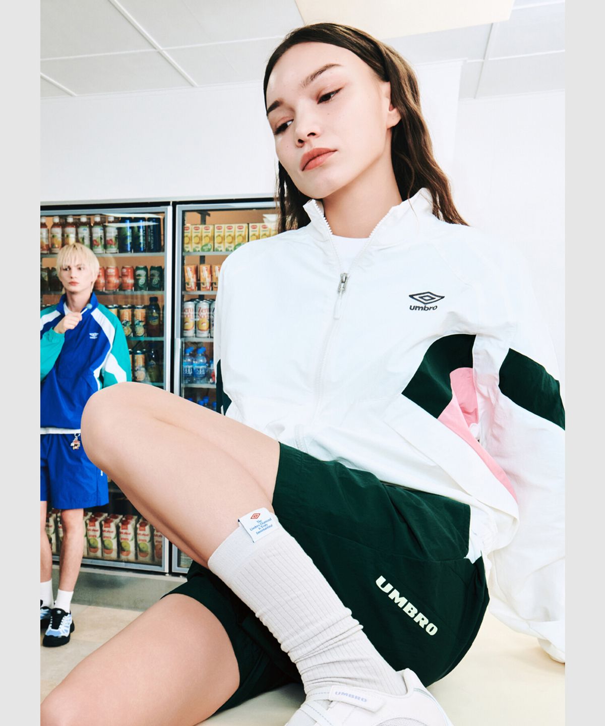 엄브로(UMBRO) 팝러쉬 컬러블럭 스탠넥 바람막이 자켓 아이보리 UR123CJK34