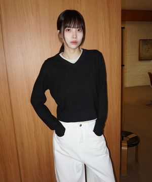 (woman) 에센셜 무드 크롭 브이넥 니트_Black