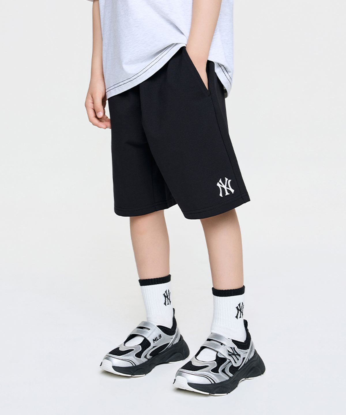 엠엘비 키즈(MLB KIDS) 베이직 스몰로고 반바지 NY (Black)