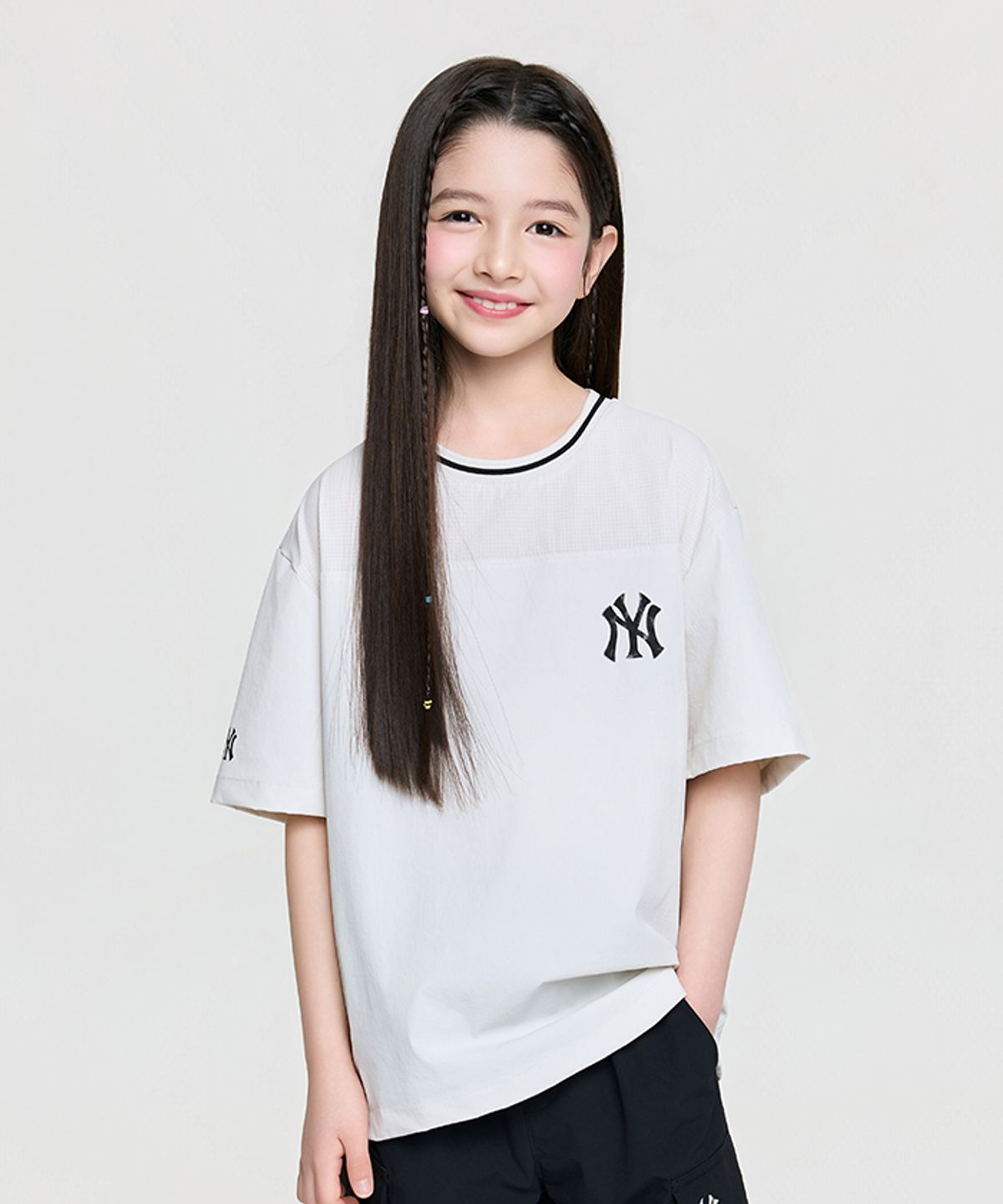 엠엘비 키즈(MLB KIDS) 스트릿 베이직 우븐 V넥 티셔츠 NY (Mg.Cream)