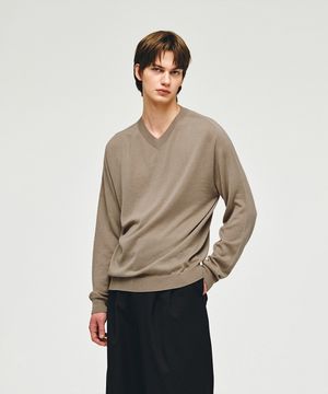 [컬렉션] 홀가먼트 브이넥 니트 베이지 BI2KT203BE