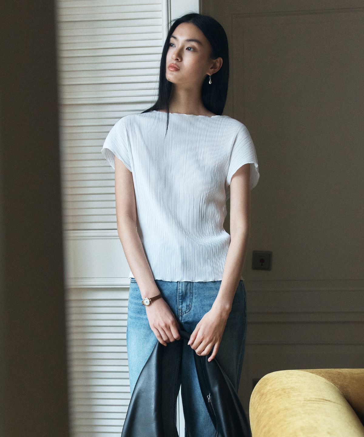 시야쥬(SIYAZU) SITP5272 반팔 버튼 플리츠 탑_White