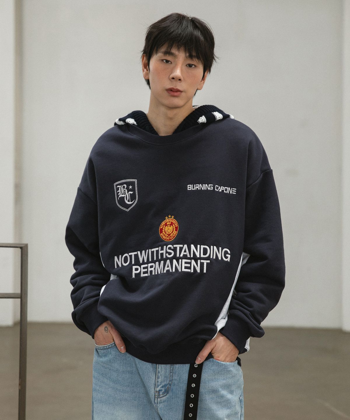 버닝카포네(BURNING CAPONE) BC 어센틱 블록코어 맨투맨 (NAVY)