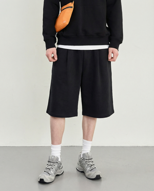 UNI 버뮤다 와이드 원턱 쭈리 6부 반바지 블랙