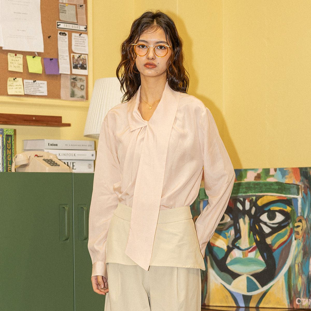 던드롭(DUNDROP) DD_Draped tie blouse_LIGHT PINK