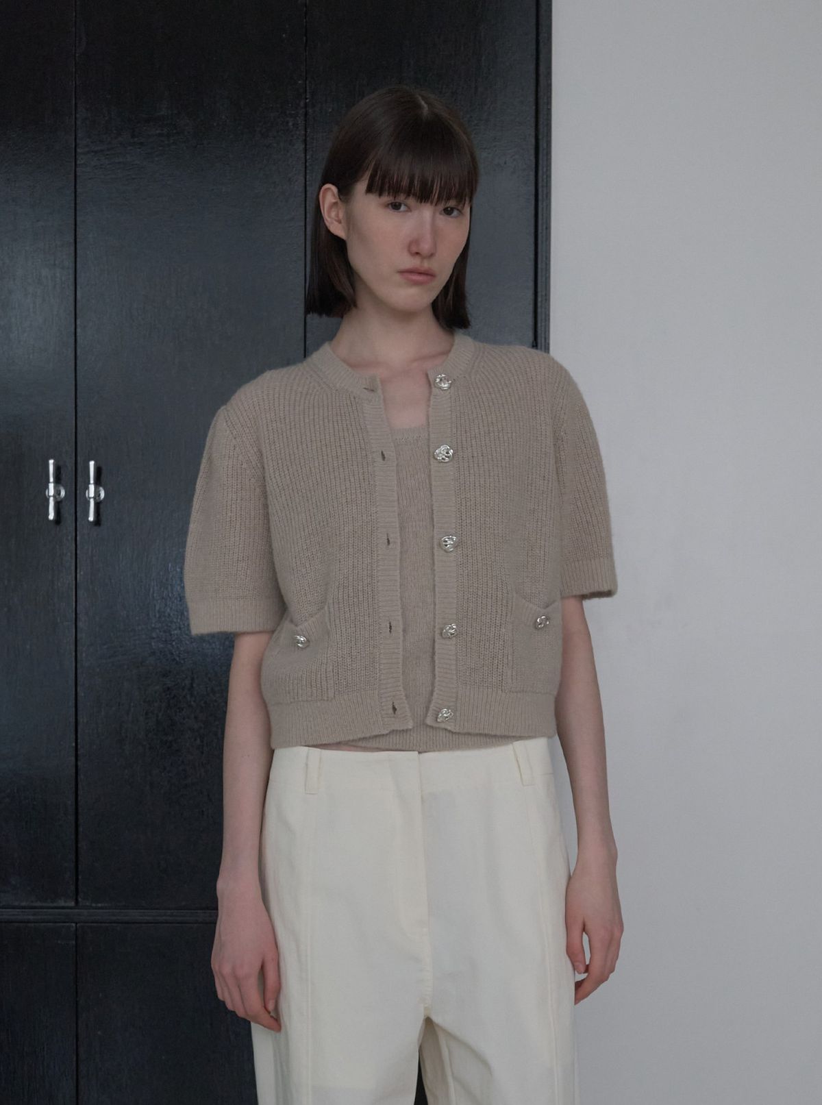 디에토(DEETO) Alpaca Royal Ribbed Half-Sleeve Cardigan [BEIGE]
