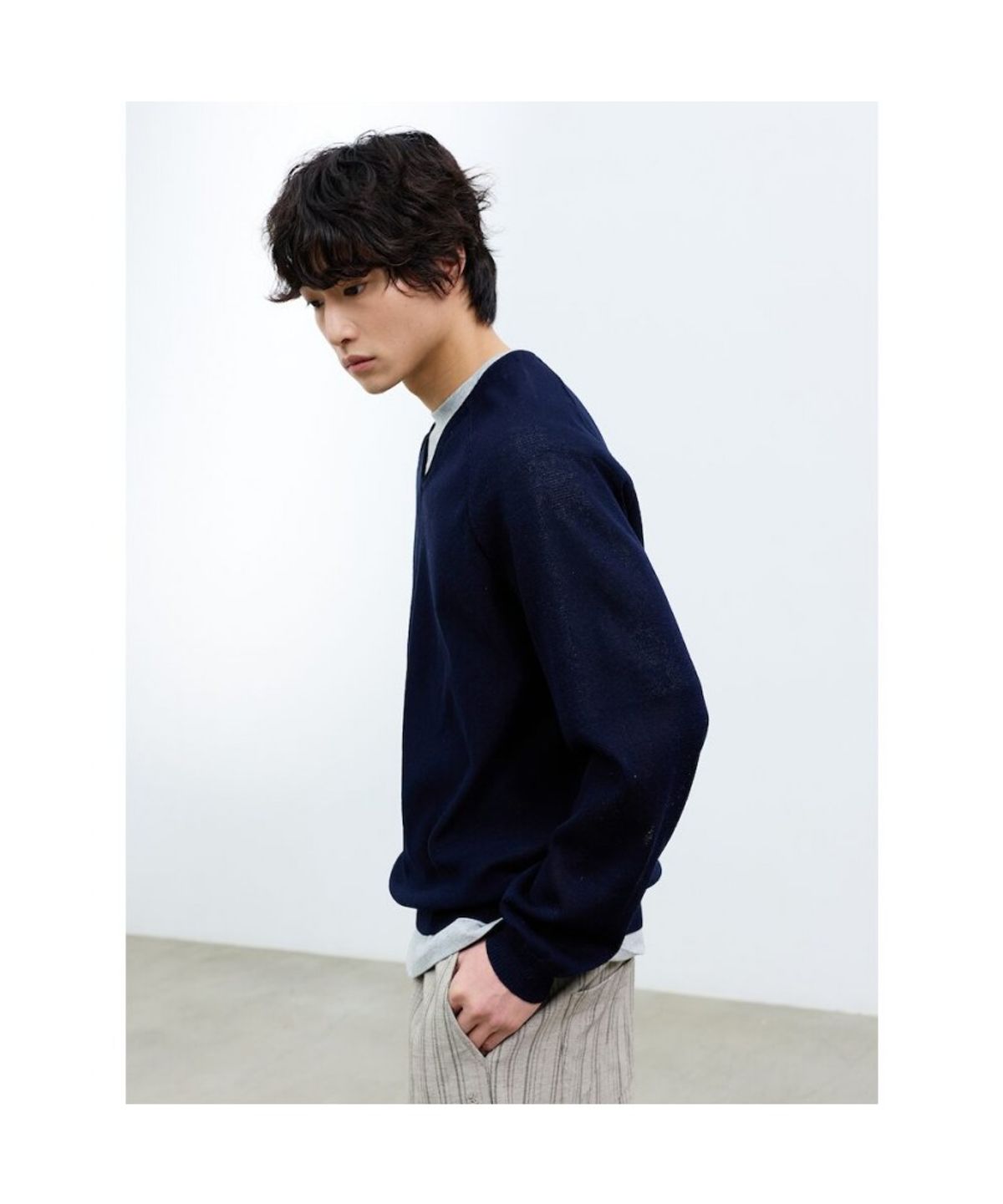 샌드 사운드(SAND SOUND) (UNISEX) 시어 브이넥 스웨터  네이비