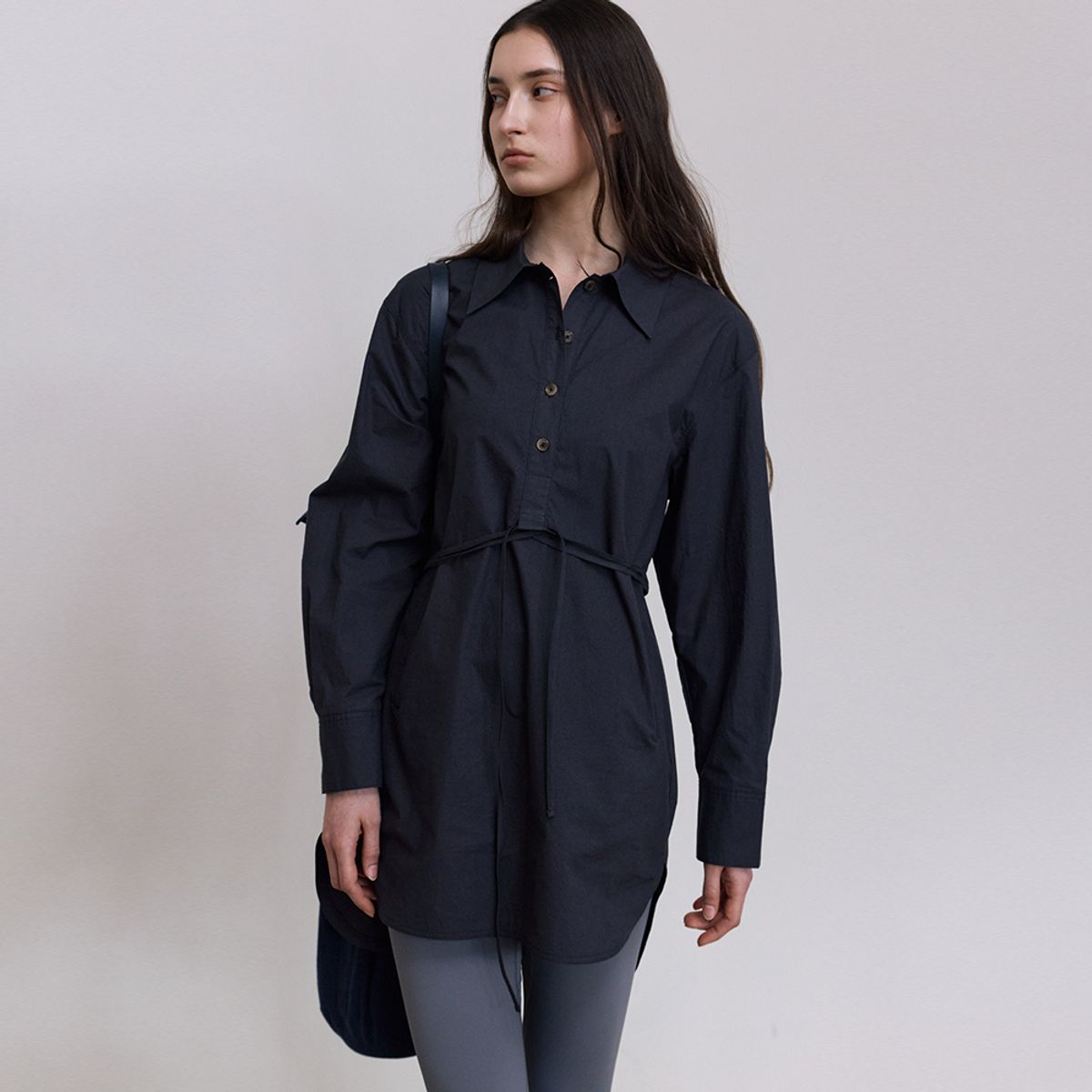 퍼블리카엑스(PUBLICKA X) ZOE PULL-OVER SHIRT CHARCOAL