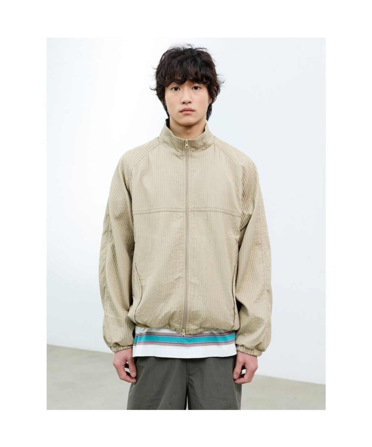 샌드 사운드(SAND SOUND) (UNISEX) 플리츠 볼륨 하이넥 윈드 점퍼  베이지