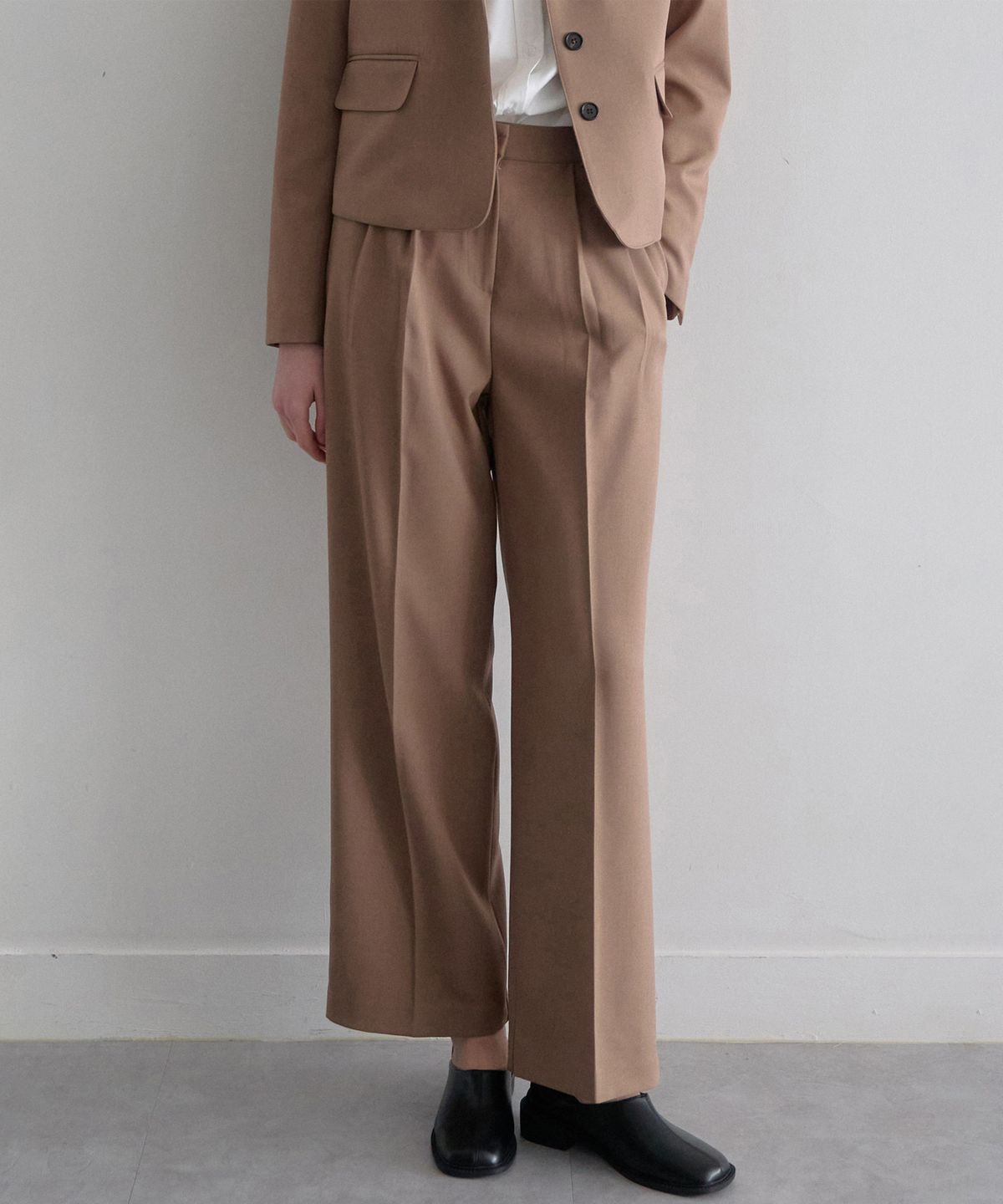 르나브(LENAV) The office slacks (베이지)