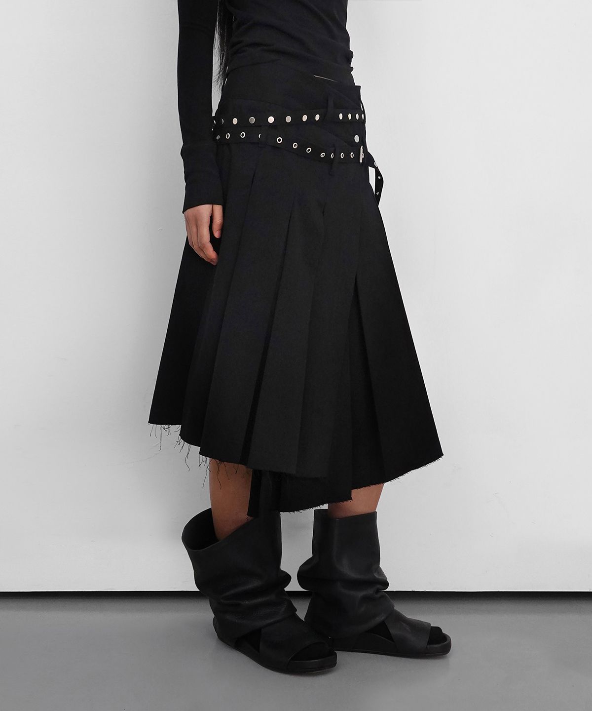 샌드릭(SANDRIC) Eyelet Layered Midi Skirt_Black