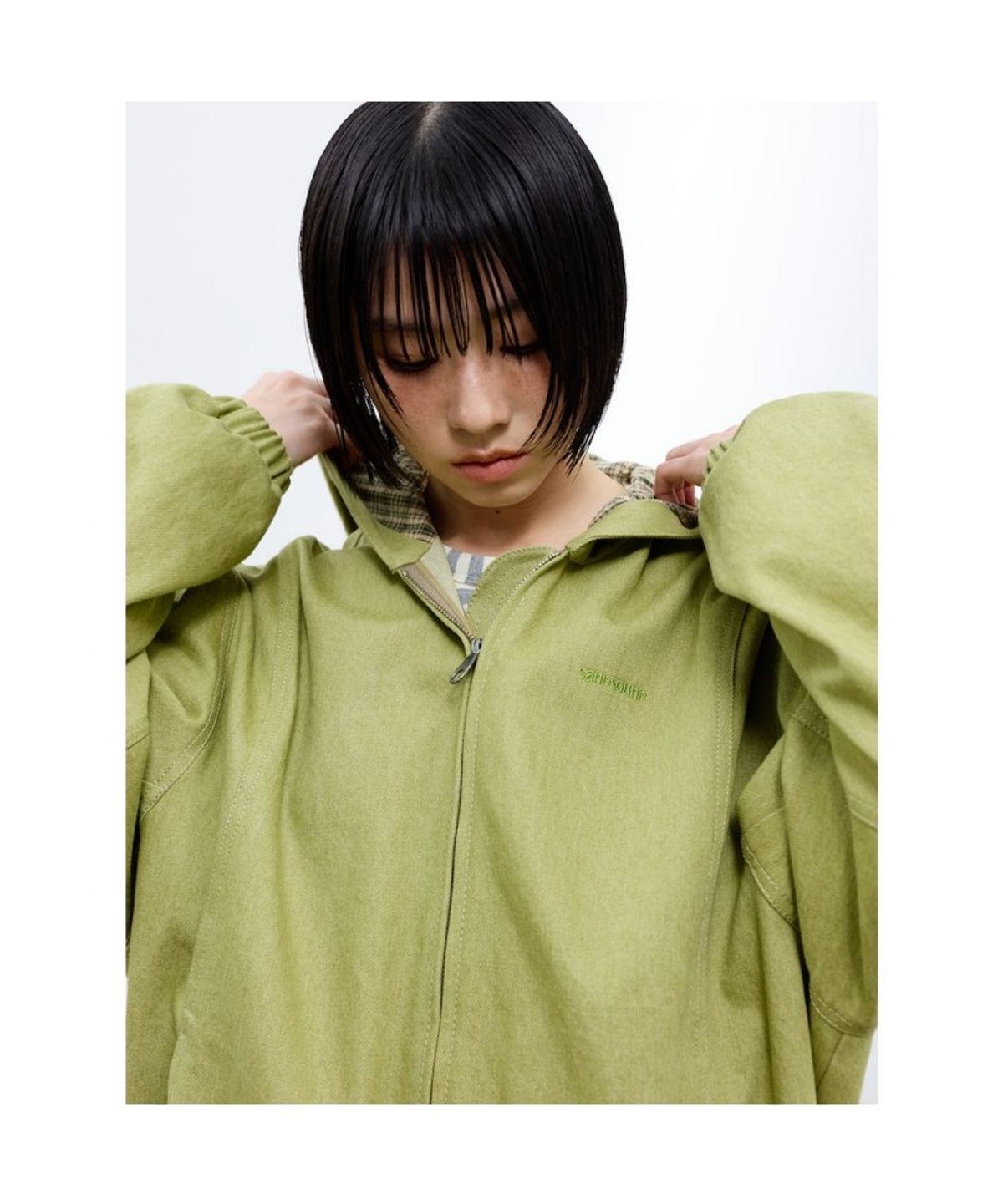 샌드 사운드(SAND SOUND) (UNISEX) 후디 가먼트 다잉 데님 집업  애플 그린