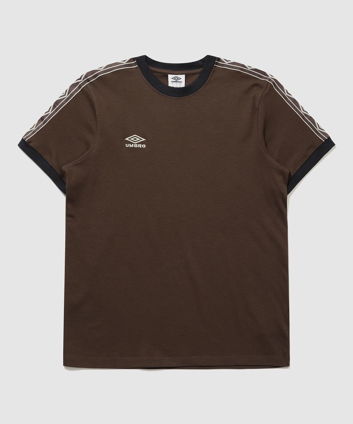 엄브로(UMBRO) NQ 테이프 반팔 티셔츠 브라운 UR111CRS32