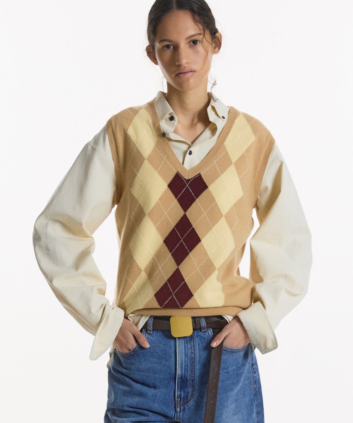 노앙(NOHANT) CASHMERE BLENDED ARGYLE VEST BEIGE